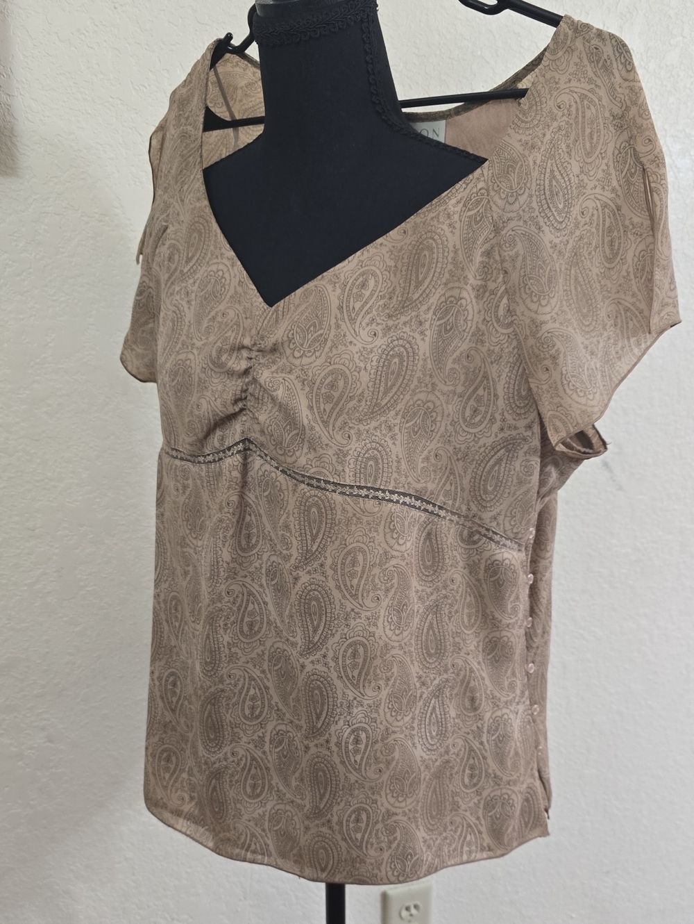 Norton McNaughton Taupe Paisley Short Sleeve V-Neck Top